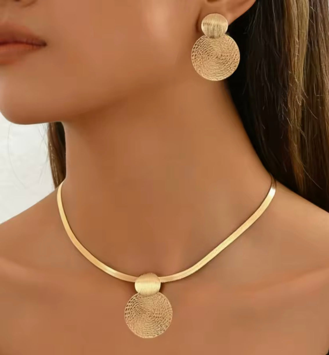Earring and necklace set